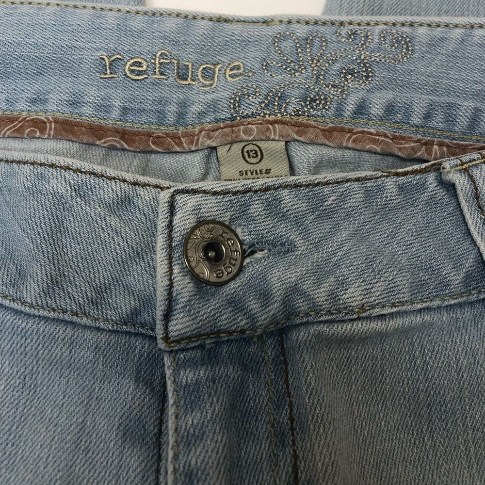 Refuge light denim shorts size 13 - Picture 2 of 10